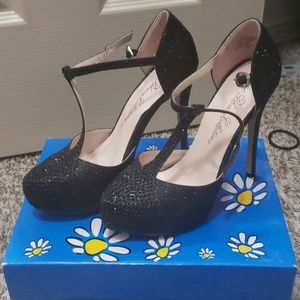 Black sparkle T strap pumps